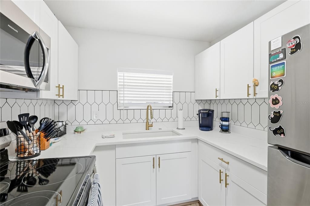 待售: $350,000 (3 贝兹, 1 浴室, 1329 平方英尺)