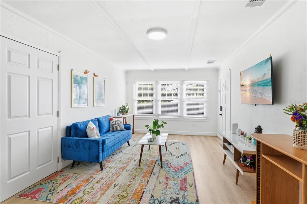 待售: $350,000 (3 贝兹, 1 浴室, 1329 平方英尺)