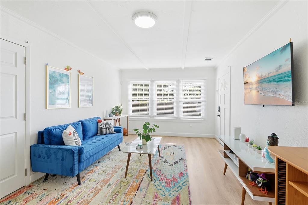 待售: $350,000 (3 贝兹, 1 浴室, 1329 平方英尺)