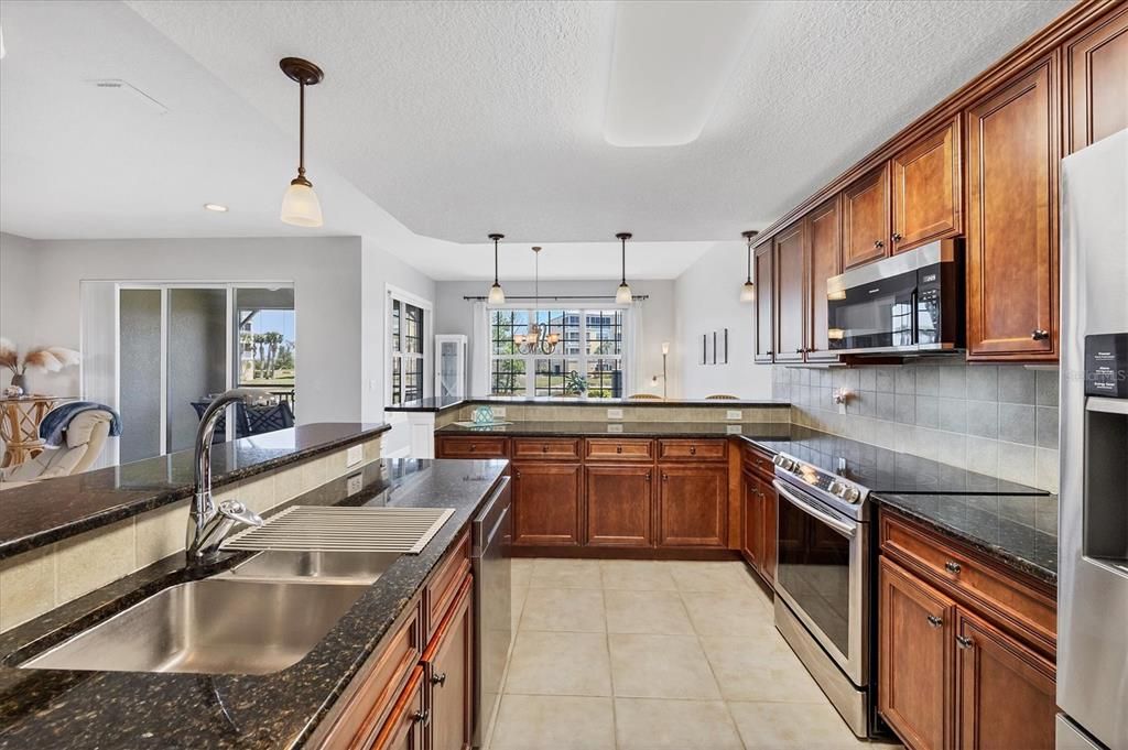 出租: $2,500 (3 贝兹, 2 浴室, 2066 平方英尺)