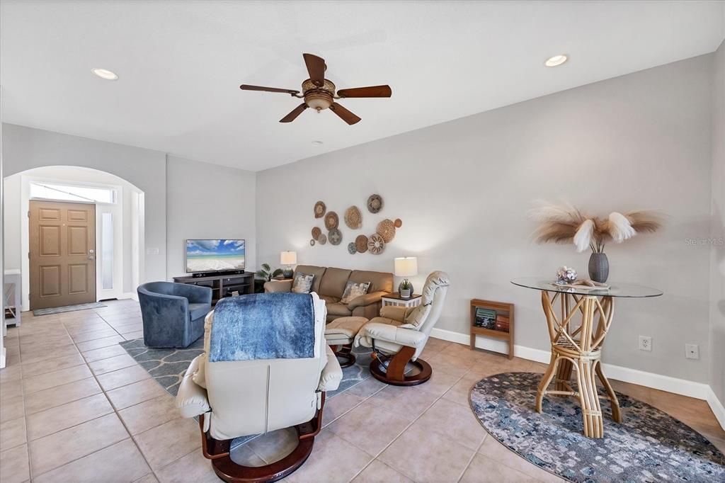 出租: $2,500 (3 贝兹, 2 浴室, 2066 平方英尺)