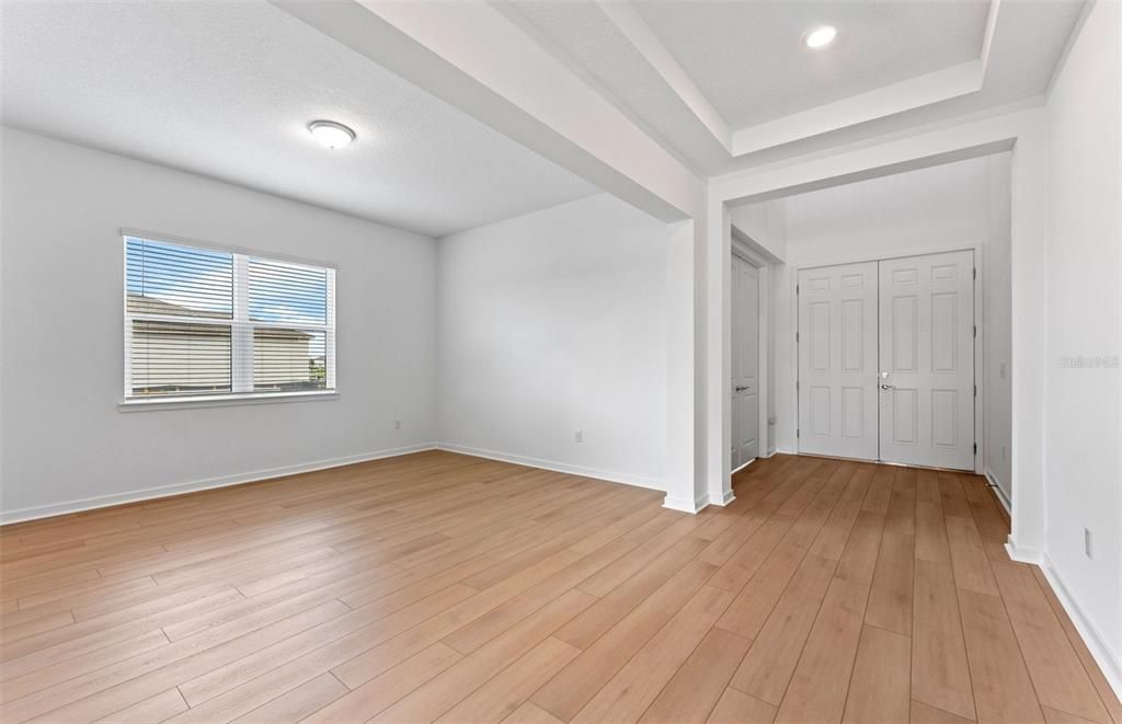 En Venta: $782,430 (5 camas, 5 baños, 4272 Pies cuadrados)