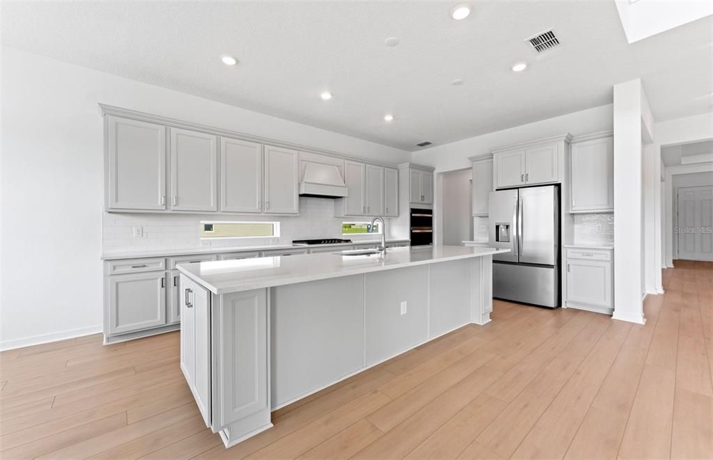 En Venta: $782,430 (5 camas, 5 baños, 4272 Pies cuadrados)