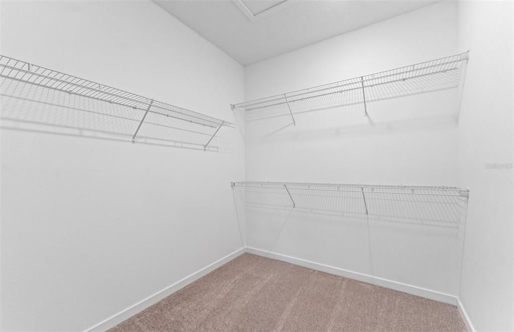 En Venta: $782,430 (5 camas, 5 baños, 4272 Pies cuadrados)