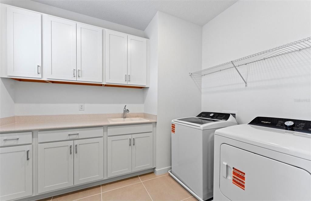 En Venta: $782,430 (5 camas, 5 baños, 4272 Pies cuadrados)