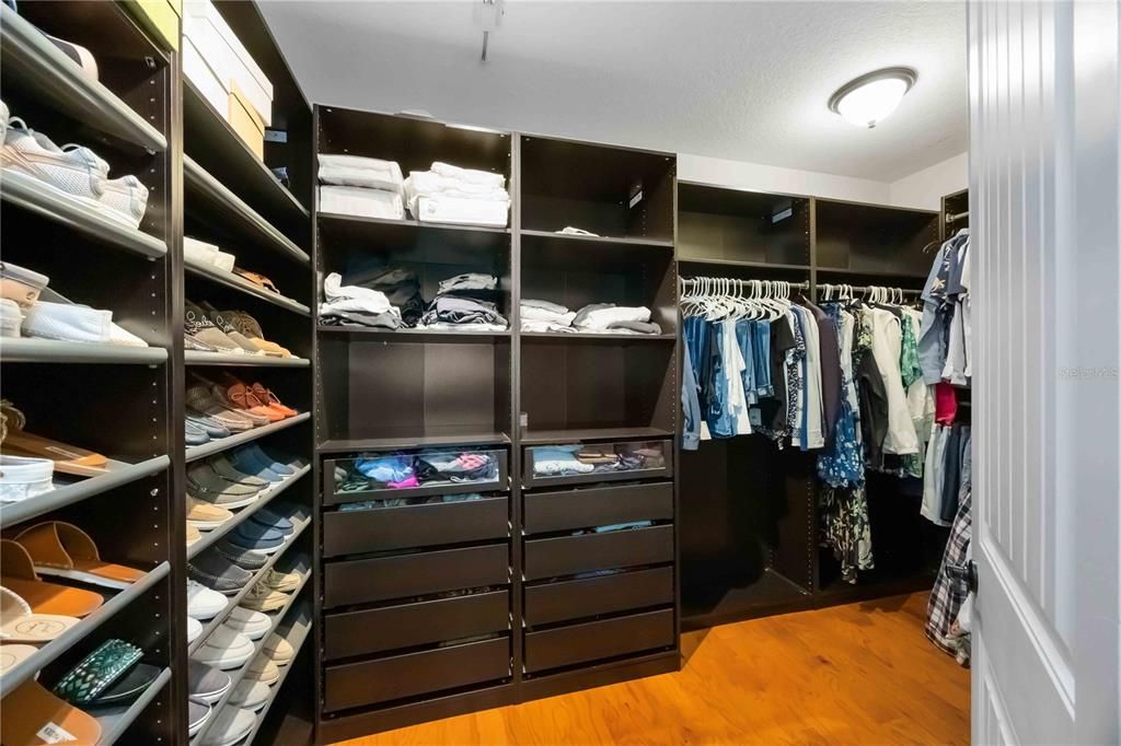 En Venta: $1,200,000 (5 camas, 4 baños, 3717 Pies cuadrados)