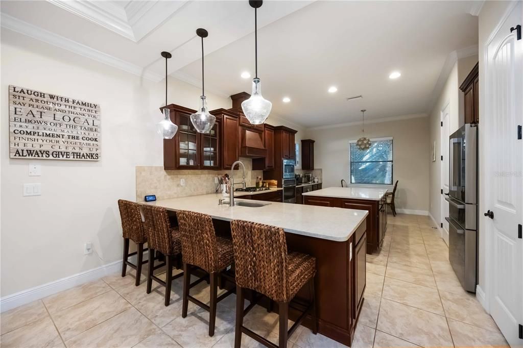 En Venta: $1,200,000 (5 camas, 4 baños, 3717 Pies cuadrados)