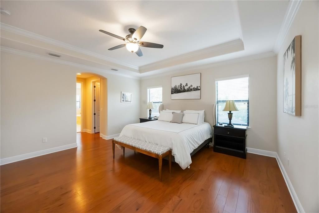 En Venta: $1,200,000 (5 camas, 4 baños, 3717 Pies cuadrados)