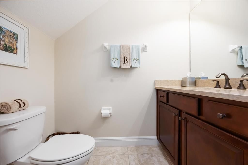 En Venta: $1,200,000 (5 camas, 4 baños, 3717 Pies cuadrados)