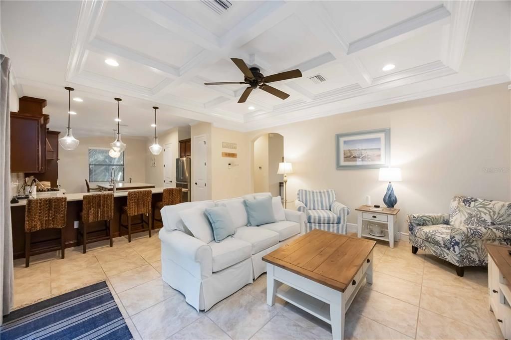 En Venta: $1,200,000 (5 camas, 4 baños, 3717 Pies cuadrados)