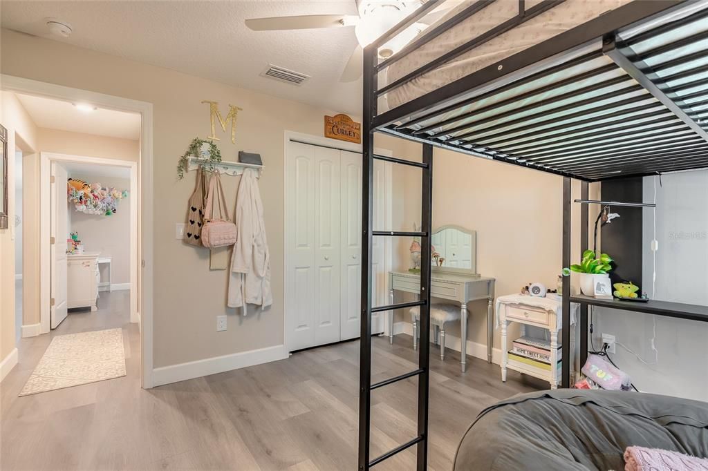 На продажу: $615,000 (4 спален, 2 ванн, 1877 Квадратных фут)