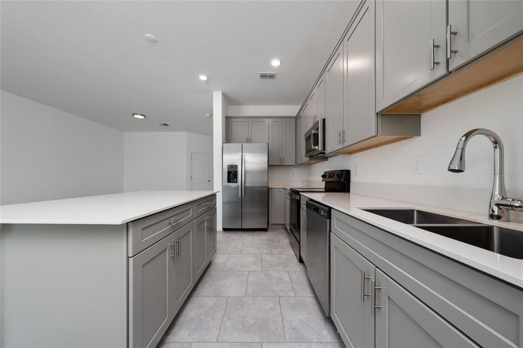 В аренду: $2,250 (3 спален, 2 ванн, 1672 Квадратных фут)