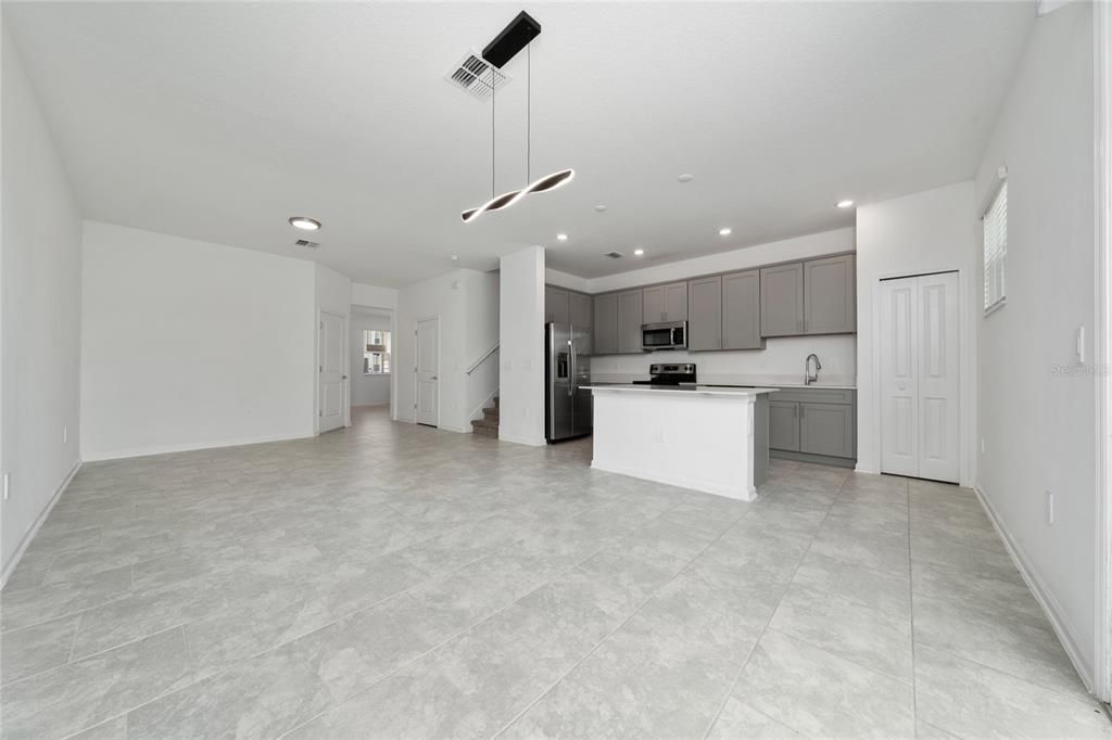 В аренду: $2,250 (3 спален, 2 ванн, 1672 Квадратных фут)