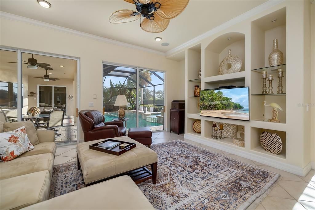 For Sale: $899,900 (4 beds, 3 baths, 2892 Square Feet)