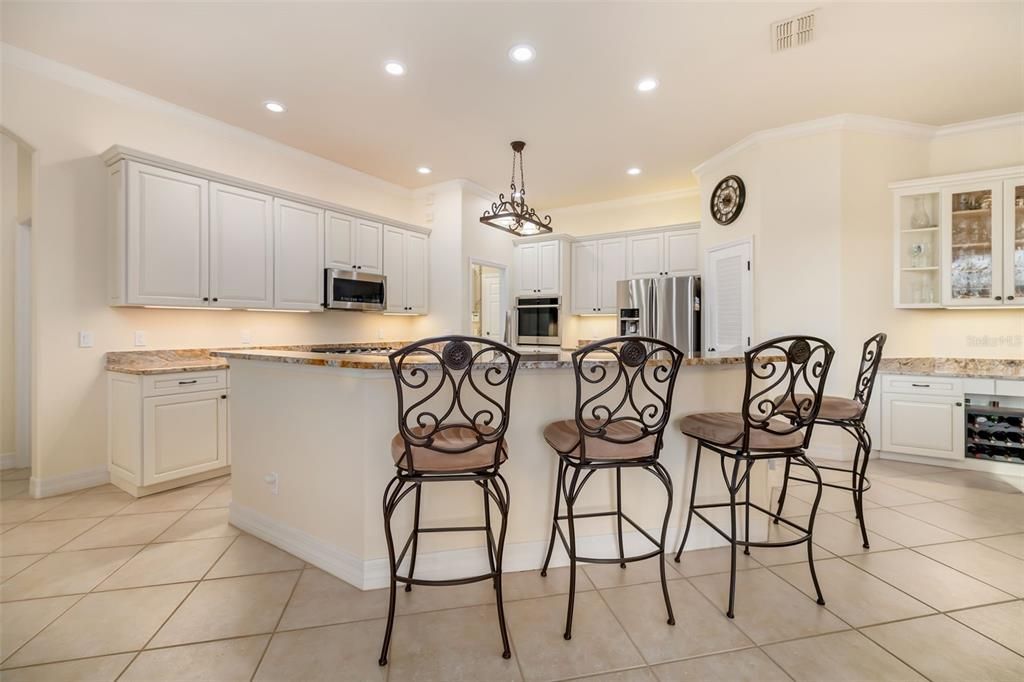 For Sale: $899,900 (4 beds, 3 baths, 2892 Square Feet)