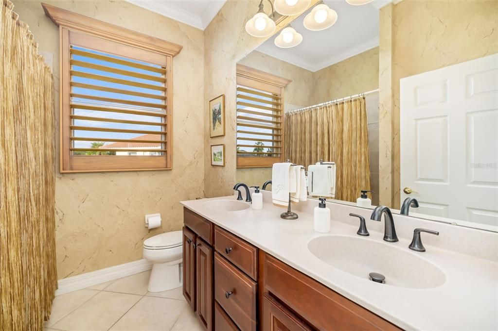 For Sale: $899,900 (4 beds, 3 baths, 2892 Square Feet)