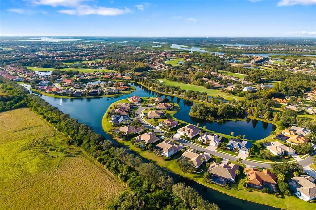 For Sale: $899,900 (4 beds, 3 baths, 2892 Square Feet)