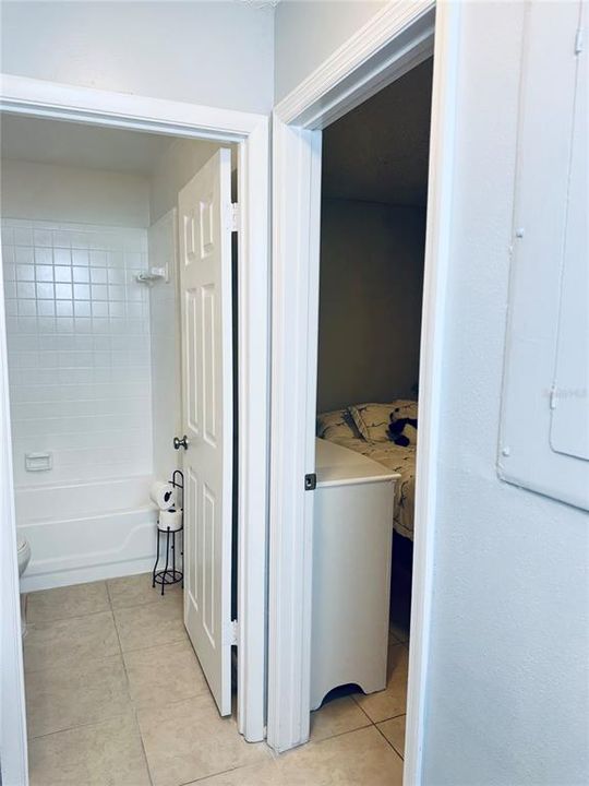 For Sale: $279,000 (3 beds, 2 baths, 980 Square Feet)