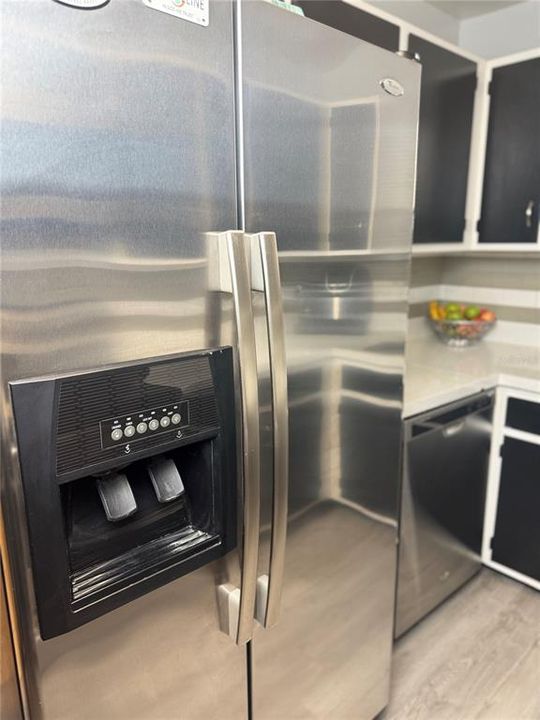 For Sale: $279,000 (3 beds, 2 baths, 980 Square Feet)