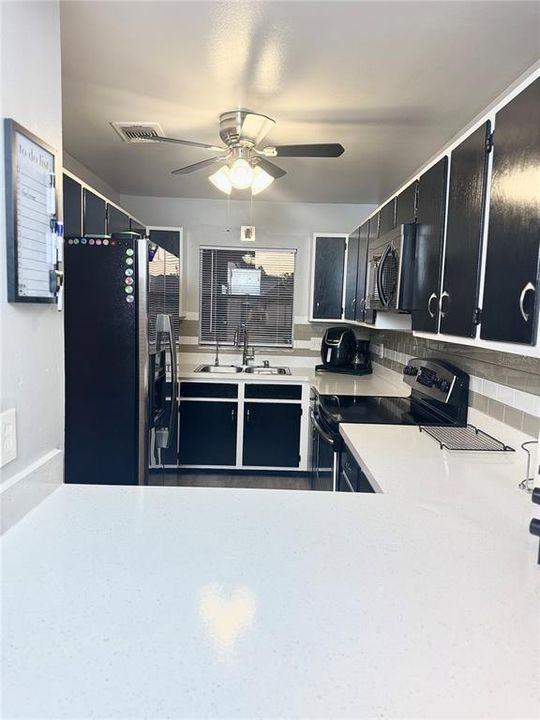 For Sale: $279,000 (3 beds, 2 baths, 980 Square Feet)