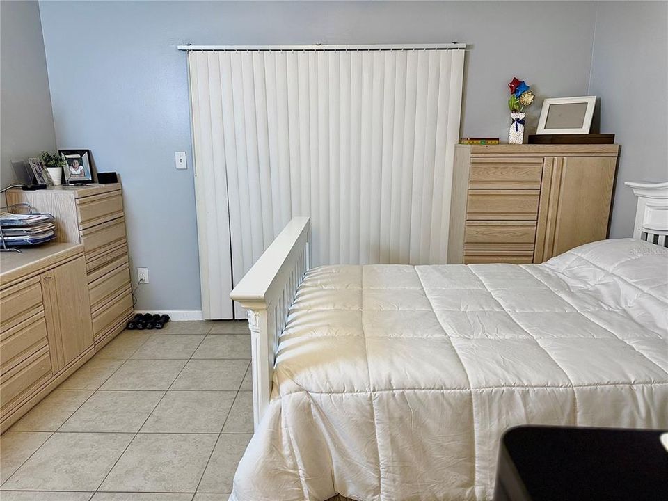 For Sale: $279,000 (3 beds, 2 baths, 980 Square Feet)