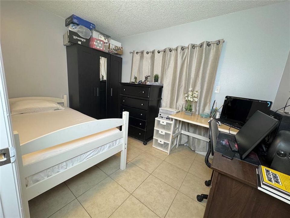 For Sale: $279,000 (3 beds, 2 baths, 980 Square Feet)