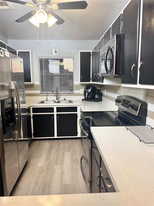 For Sale: $279,000 (3 beds, 2 baths, 980 Square Feet)