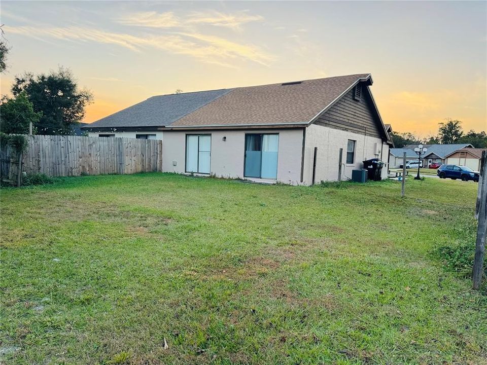 For Sale: $279,000 (3 beds, 2 baths, 980 Square Feet)