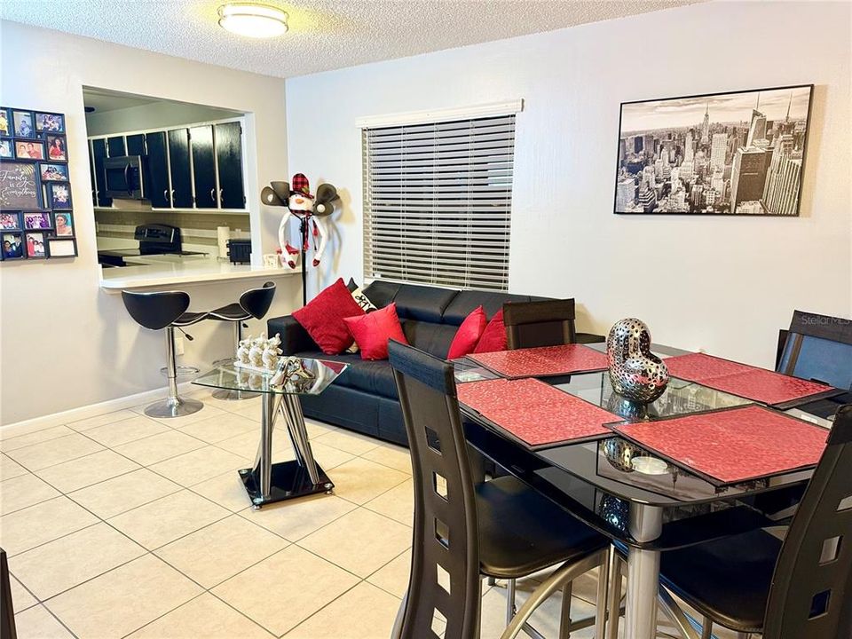 For Sale: $279,000 (3 beds, 2 baths, 980 Square Feet)