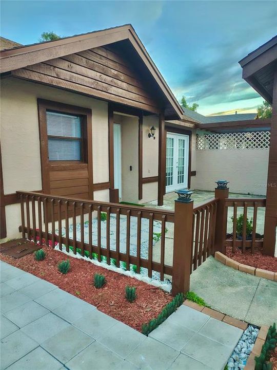 For Sale: $279,000 (3 beds, 2 baths, 980 Square Feet)