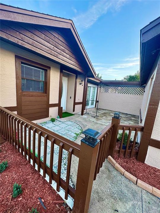 For Sale: $279,000 (3 beds, 2 baths, 980 Square Feet)