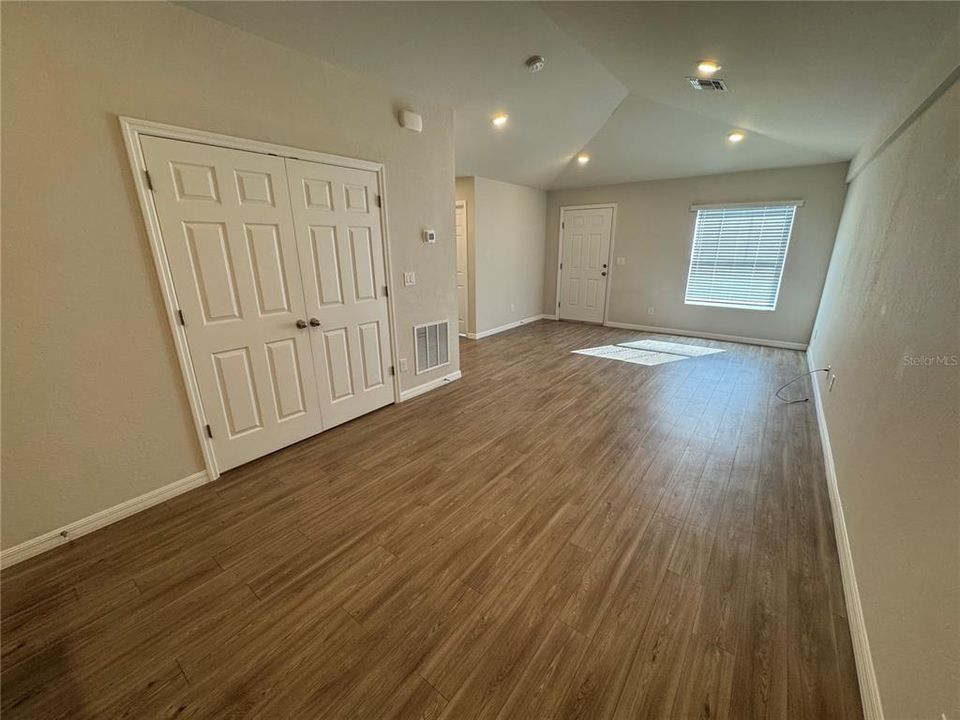 For Rent: $1,500 (4 beds, 4 baths, 2096 Square Feet)