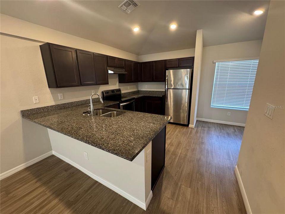 For Rent: $1,500 (4 beds, 4 baths, 2096 Square Feet)