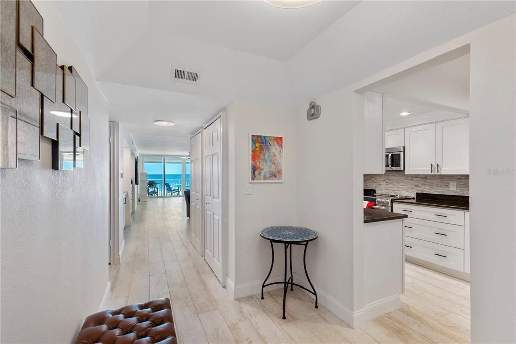 For Sale: $1,100,000 (2 beds, 2 baths, 1390 Square Feet)