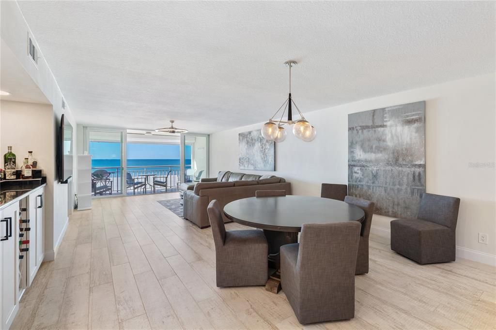 For Sale: $1,100,000 (2 beds, 2 baths, 1390 Square Feet)