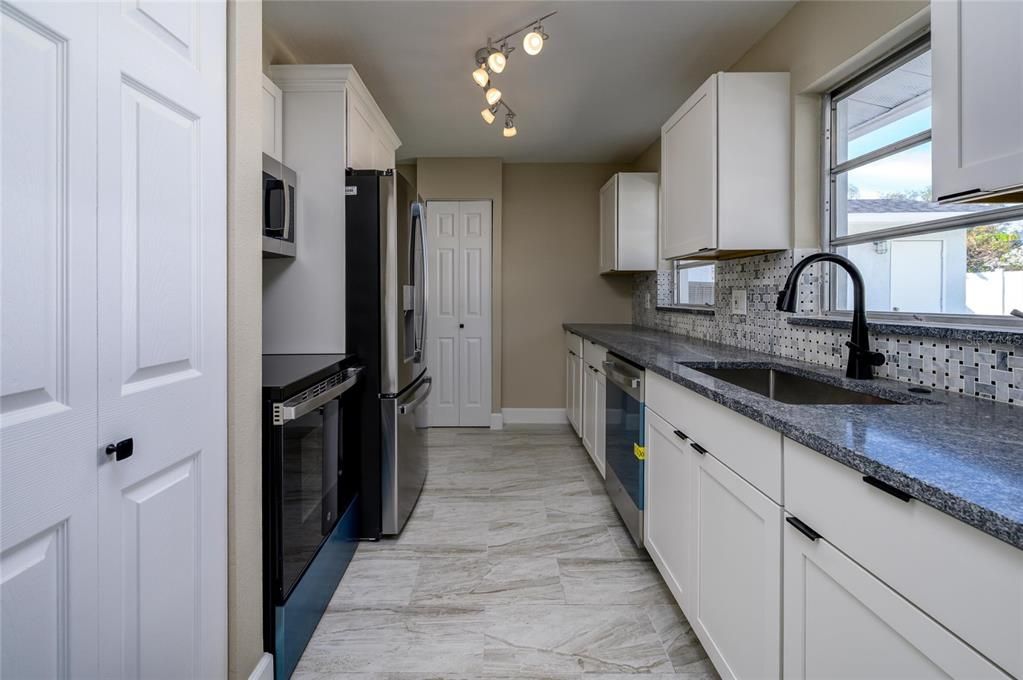 待售: $535,000 (3 贝兹, 2 浴室, 1345 平方英尺)