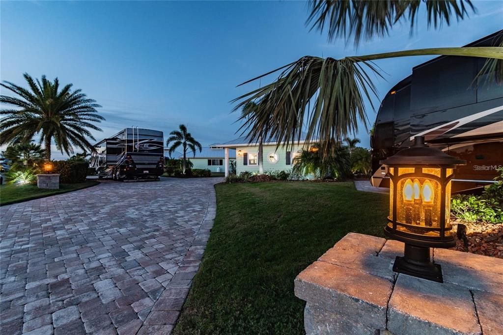 待售: $525,000 (1 贝兹, 1 浴室, 844 平方英尺)