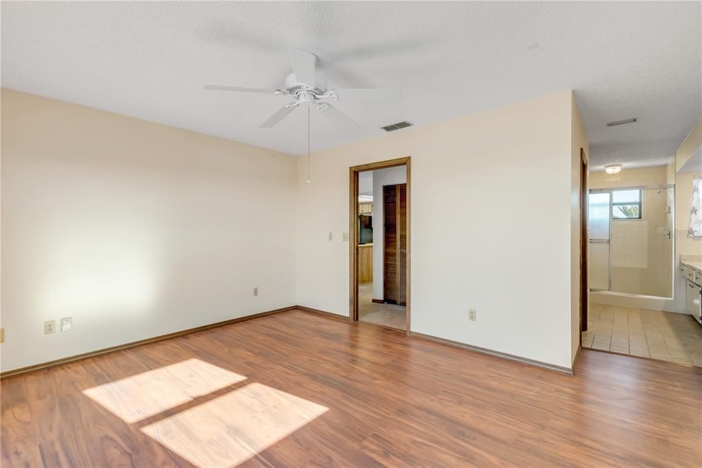 En Venta: $1,998,200 (5 camas, 5 baños, 4250 Pies cuadrados)