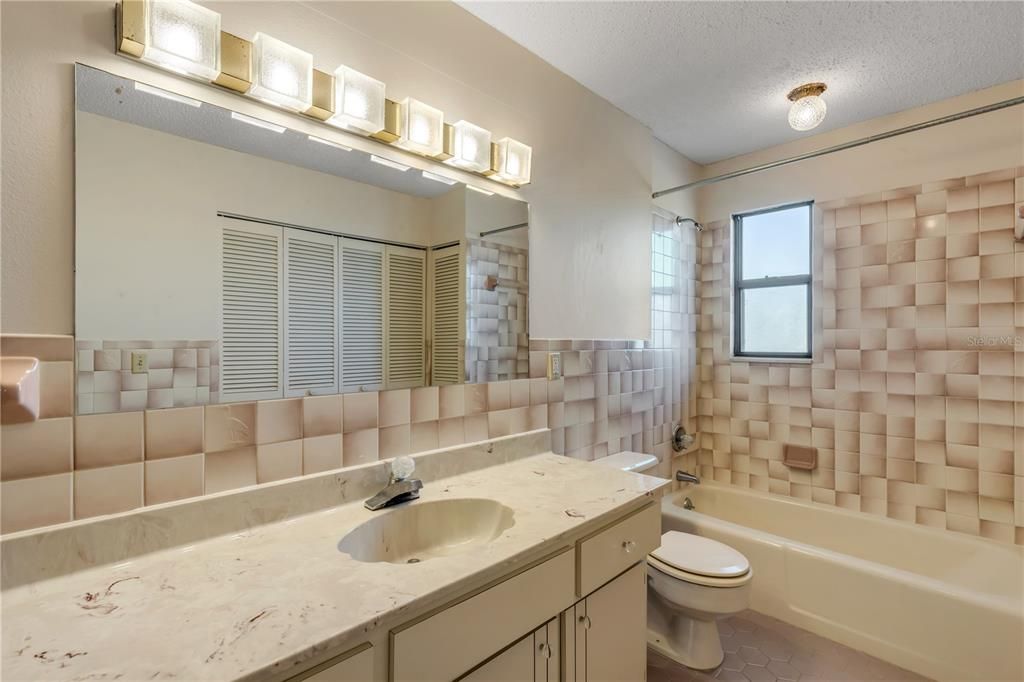 En Venta: $1,998,200 (5 camas, 5 baños, 4250 Pies cuadrados)