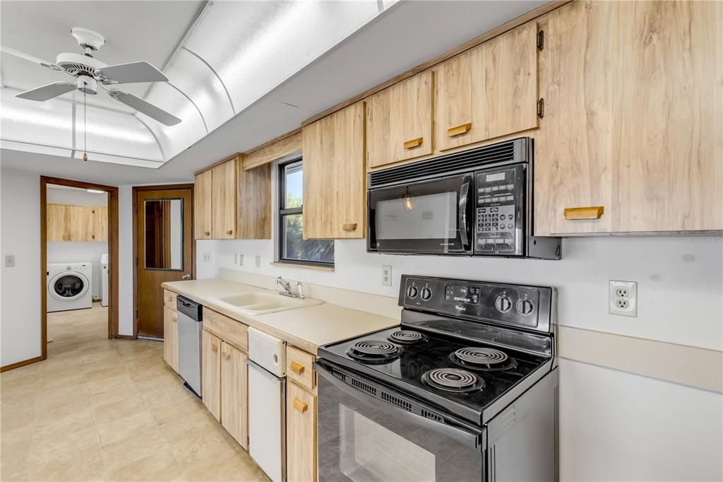 En Venta: $1,998,200 (5 camas, 5 baños, 4250 Pies cuadrados)