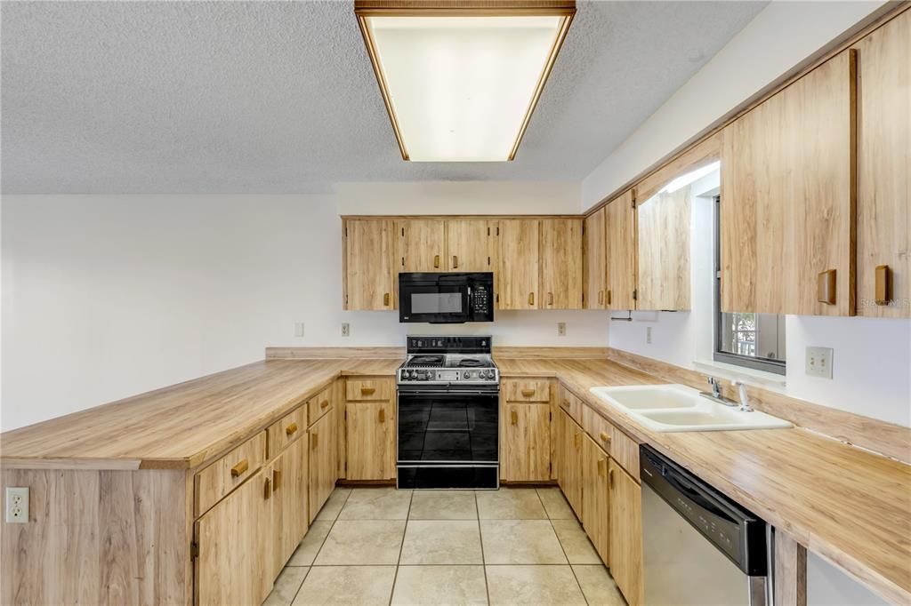 En Venta: $1,998,200 (5 camas, 5 baños, 4250 Pies cuadrados)