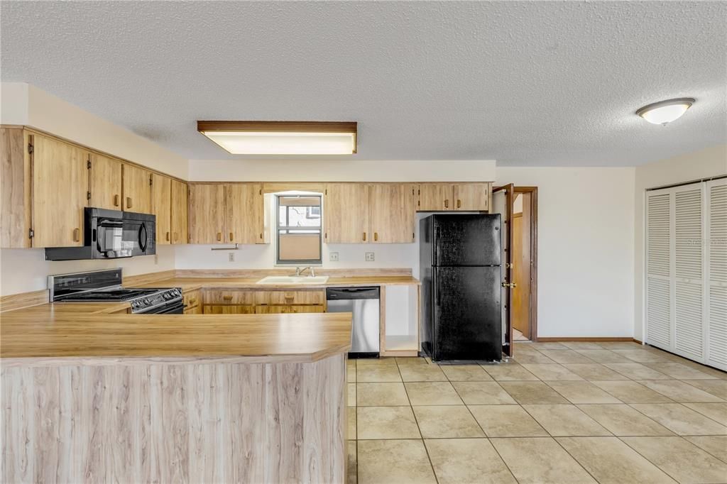 En Venta: $1,998,200 (5 camas, 5 baños, 4250 Pies cuadrados)