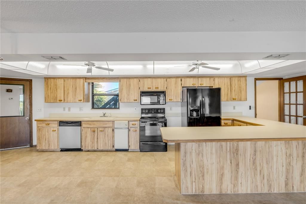 En Venta: $1,998,200 (5 camas, 5 baños, 4250 Pies cuadrados)