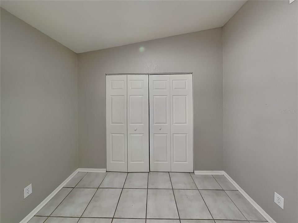 合同活跃: $1,829 (3 贝兹, 2 浴室, 1000 平方英尺)