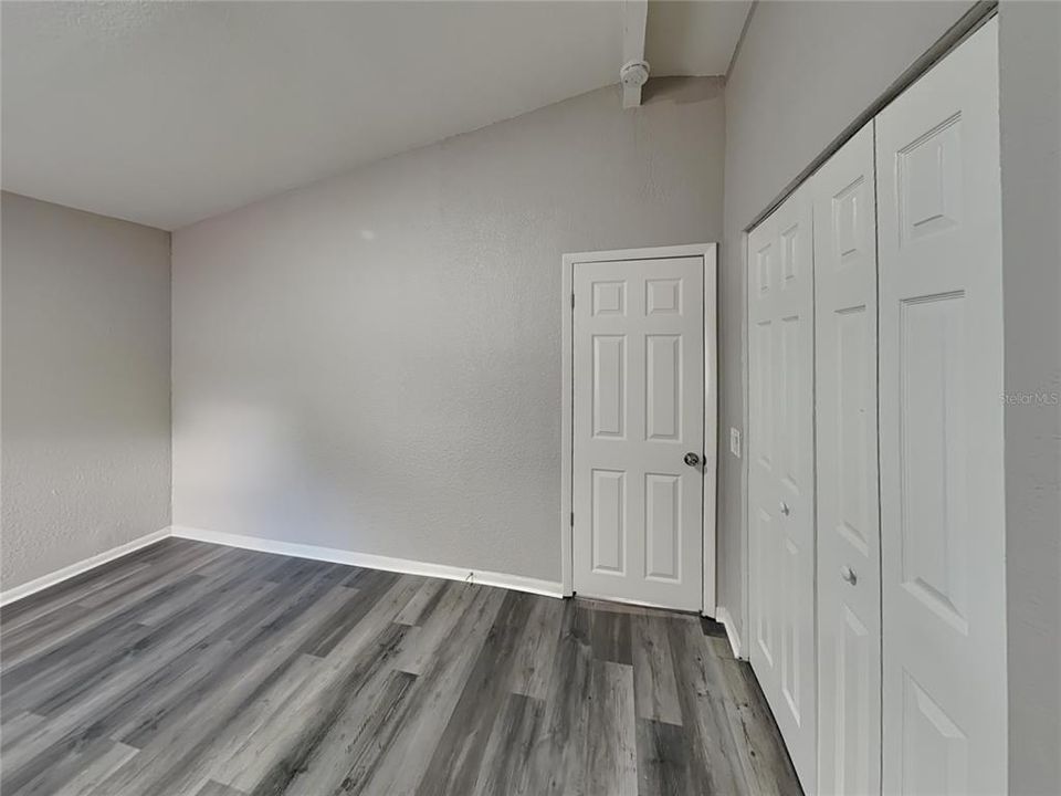 合同活跃: $1,829 (3 贝兹, 2 浴室, 1000 平方英尺)