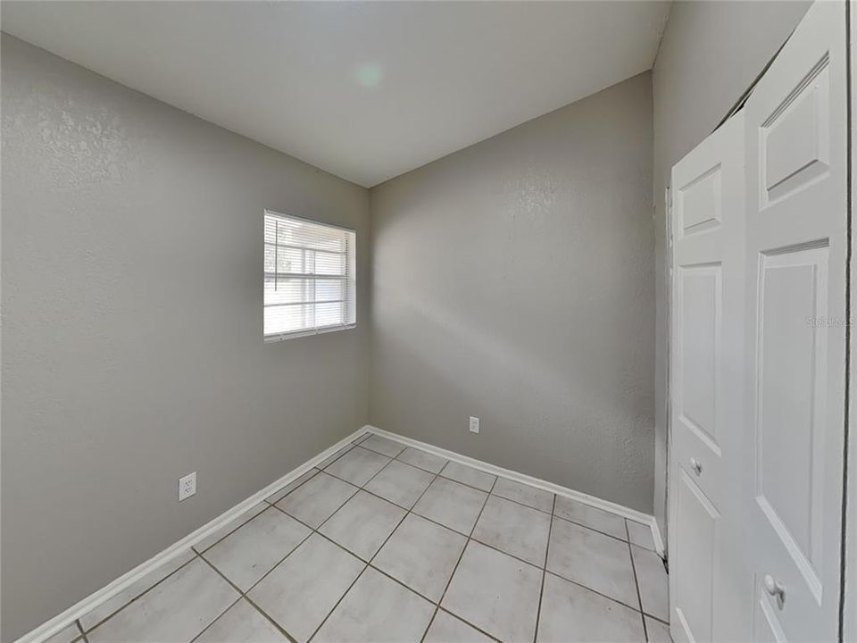 合同活跃: $1,829 (3 贝兹, 2 浴室, 1000 平方英尺)