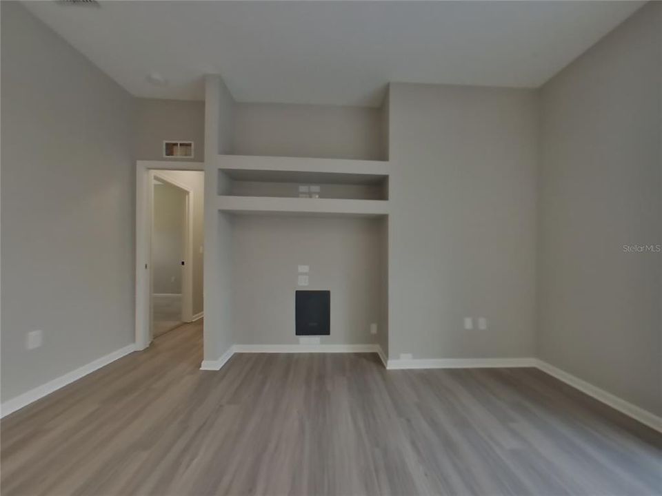 出租: $4,019 (4 贝兹, 3 浴室, 2338 平方英尺)