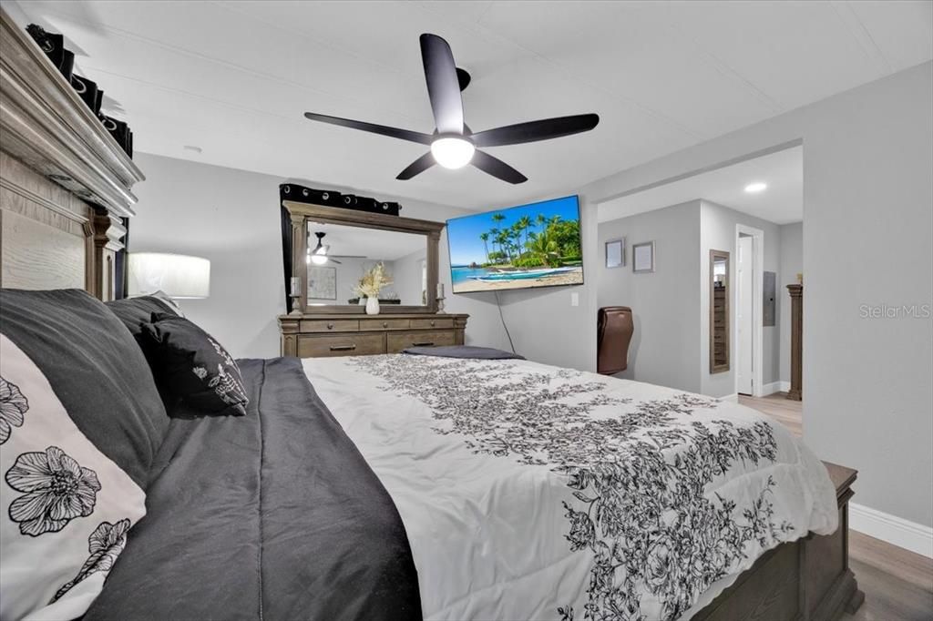 For Sale: $240,000 (3 beds, 2 baths, 1344 Square Feet)