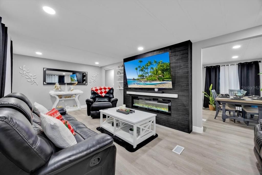 For Sale: $240,000 (3 beds, 2 baths, 1344 Square Feet)