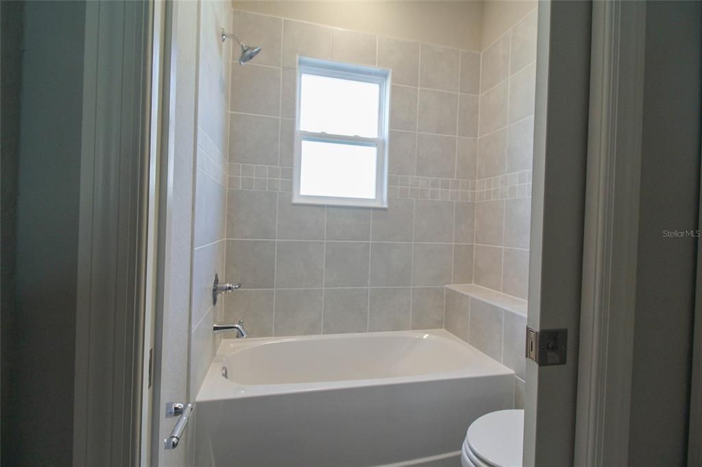 En Renta: $2,295 (4 camas, 2 baños, 2029 Pies cuadrados)